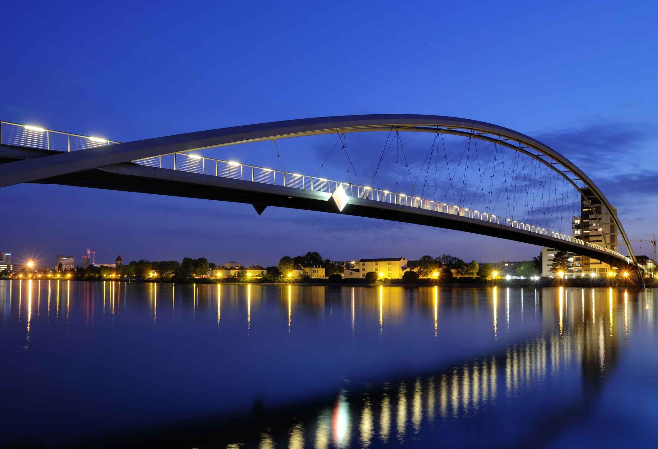 Brug over Rijn